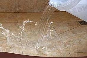 白沟县漏水维修 免砸砖防水材料该如何施工